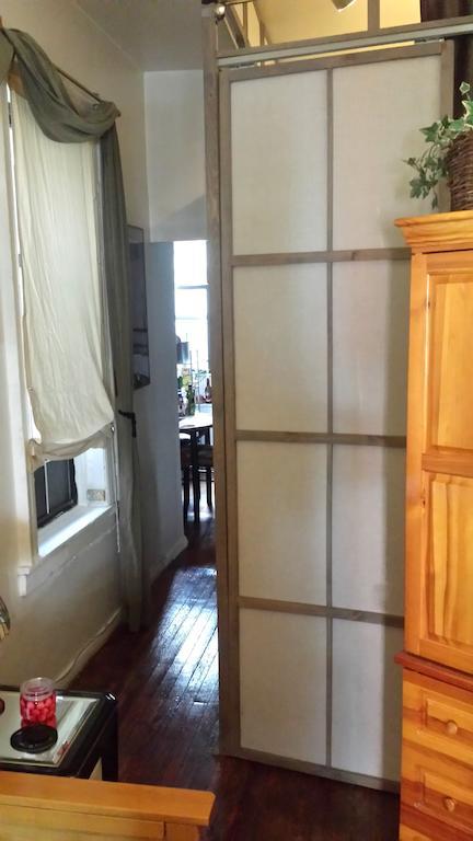 イースト ヴィレッジ ホームステイ ニューヨーク 部屋 写真