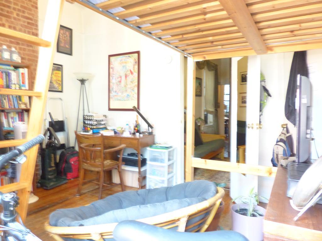 イースト ヴィレッジ ホームステイ ニューヨーク 部屋 写真